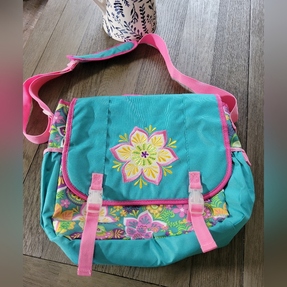 BARNES & NOBLE PUNCTUATE Girl's Messenger Bag